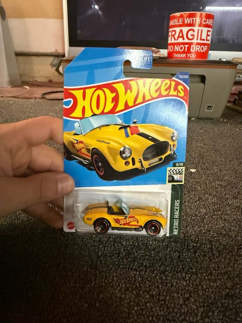 Hot Wheels Retro Racers Shelby Cobra 427 S/C Yellow Diecast